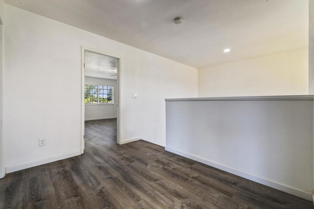 800 Treasure Ln, Manteca, CA 95337