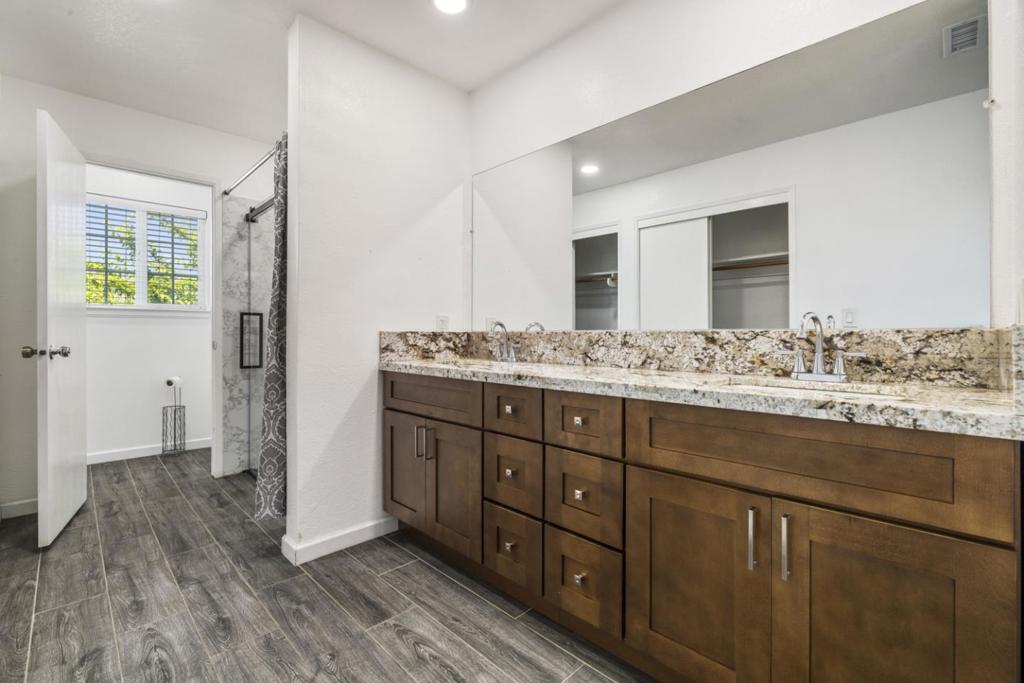 800 Treasure Ln, Manteca, CA 95337