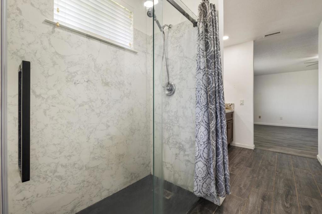 800 Treasure Ln, Manteca, CA 95337