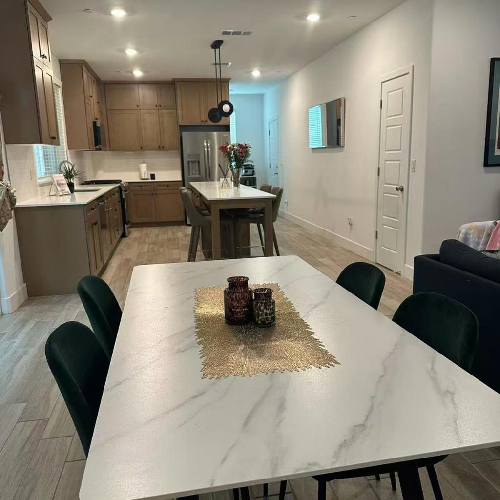 2732 E Teaberry Dr, Fresno, CA 93730