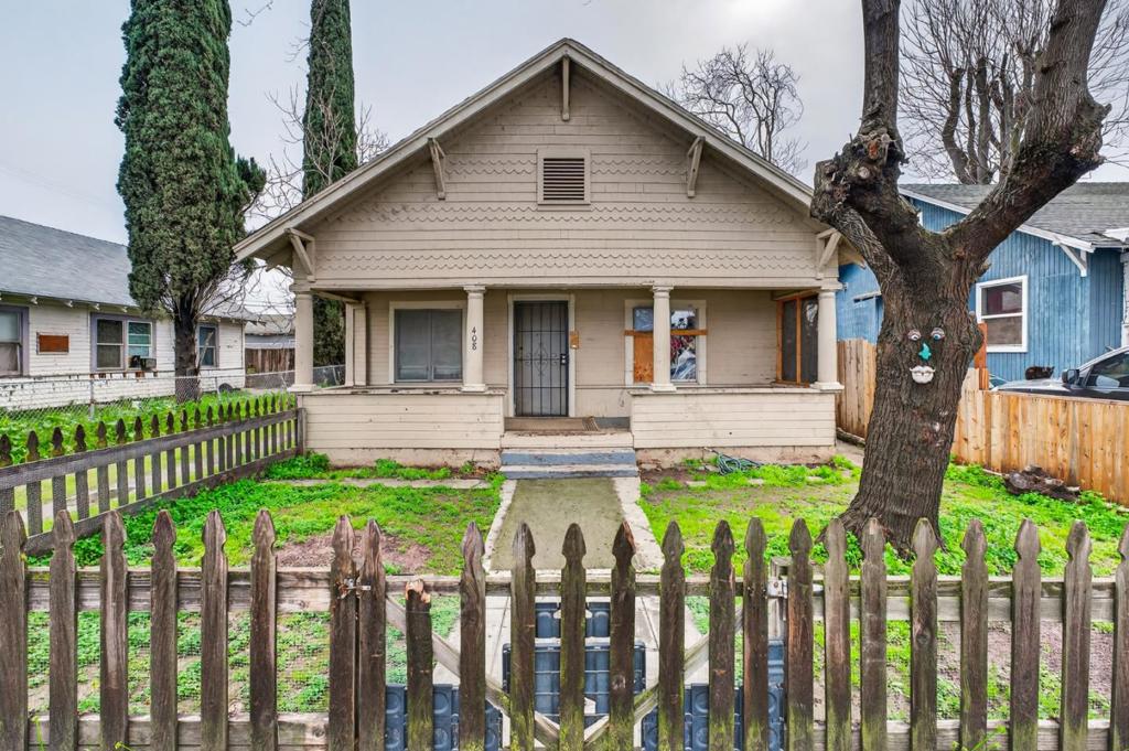 408 J St, Modesto, CA 95351