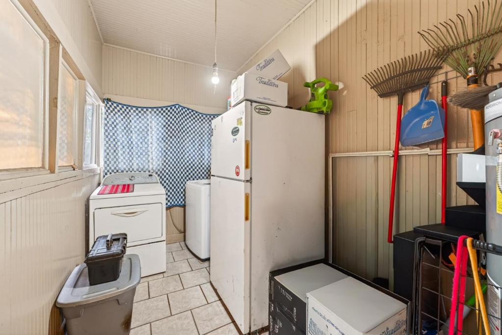 408 J St, Modesto, CA 95351