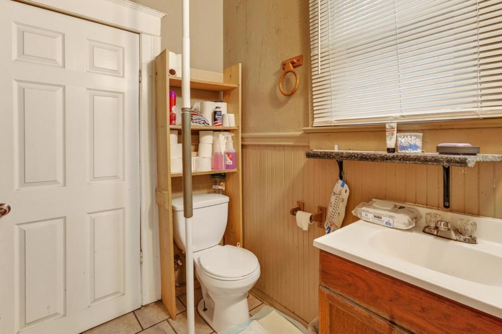 408 J St, Modesto, CA 95351