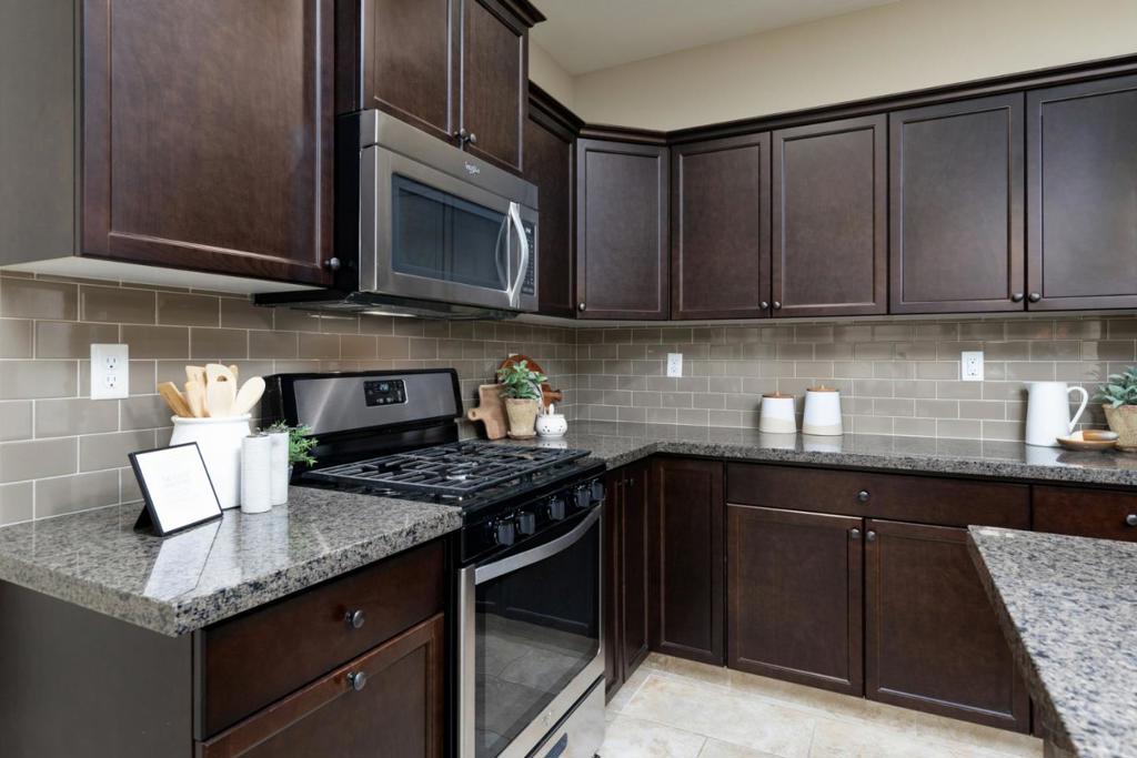 2037 E Christensen Dr, Fresno, CA 93730