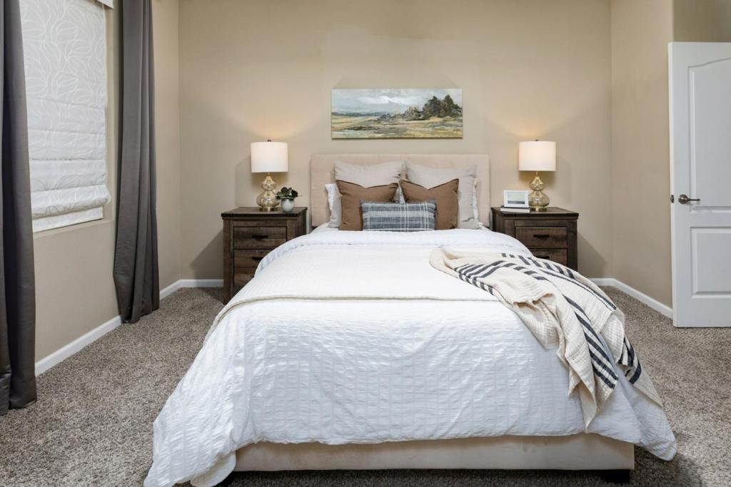 2037 E Christensen Dr, Fresno, CA 93730