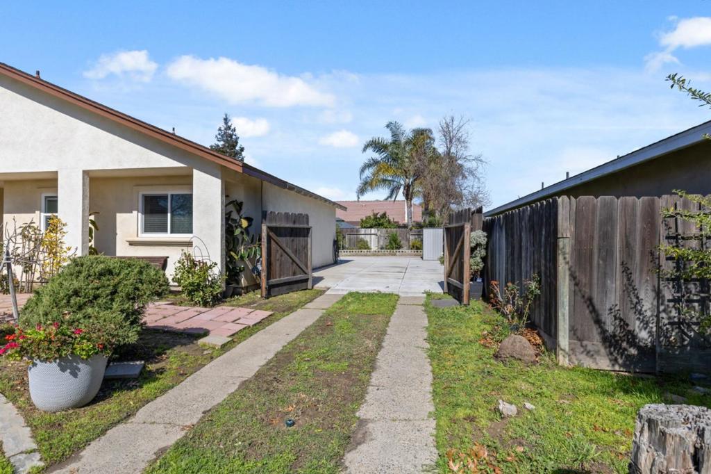 2409 Lavon Ln, Ceres, CA 95307