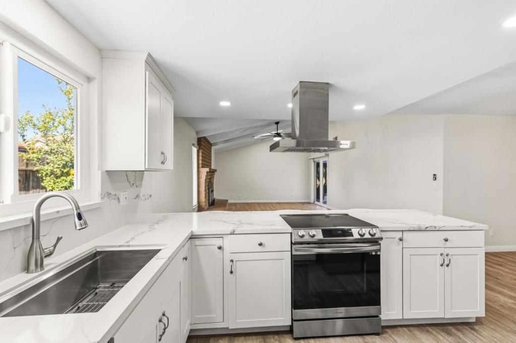 2409 Lavon Ln, Ceres, CA 95307