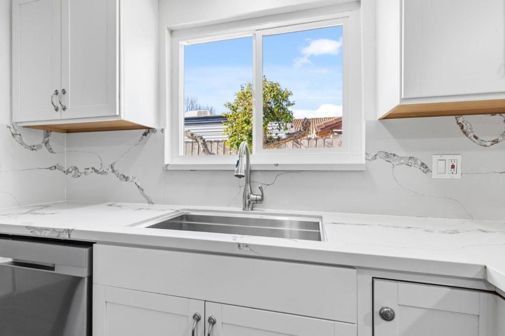 2409 Lavon Ln, Ceres, CA 95307