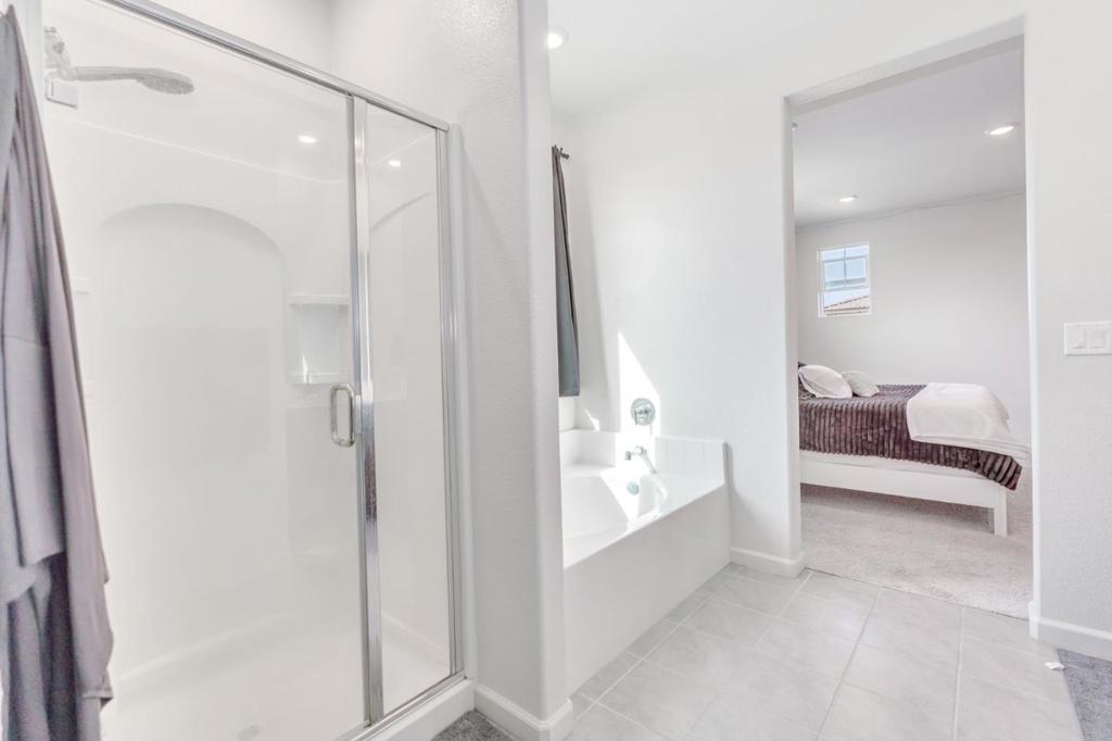 341 Manchester Dr, Los Banos, CA 93635