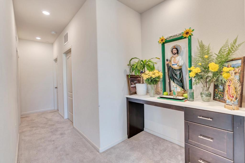 341 Manchester Dr, Los Banos, CA 93635