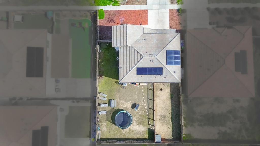 341 Manchester Dr, Los Banos, CA 93635