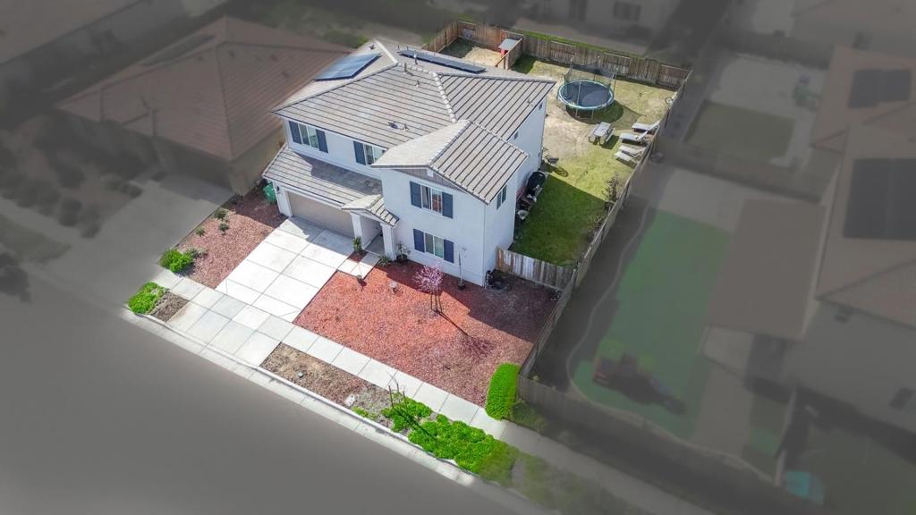 341 Manchester Dr, Los Banos, CA 93635