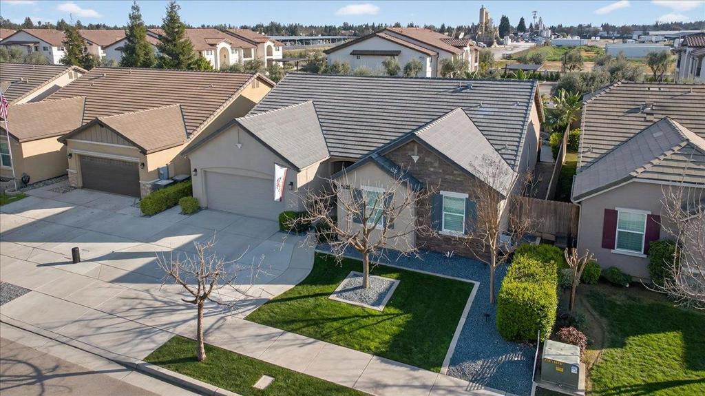 6625 W Vine Ct, Visalia, CA 93291