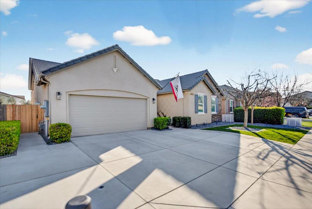 6625 W Vine Ct, Visalia, CA 93291