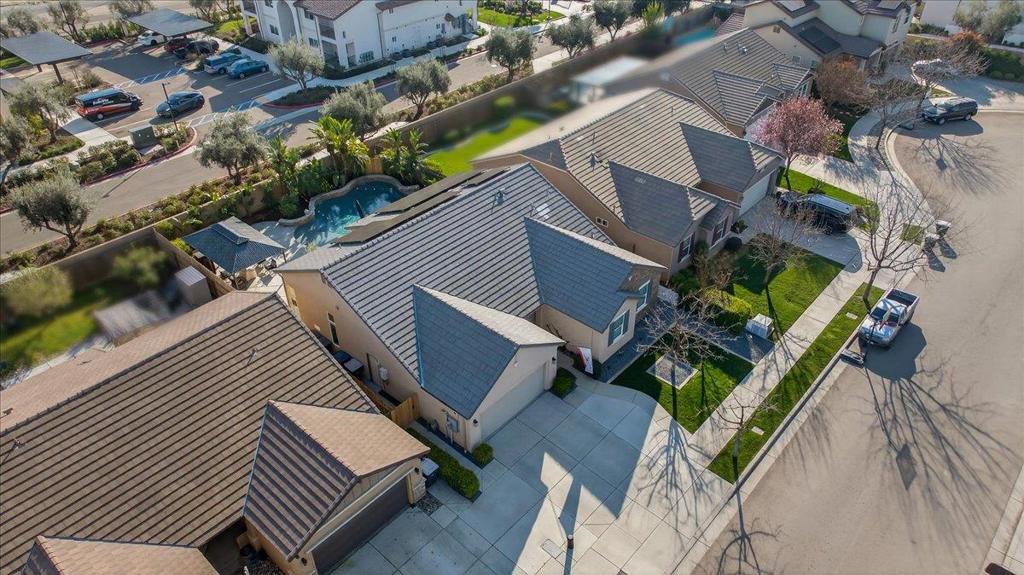 6625 W Vine Ct, Visalia, CA 93291