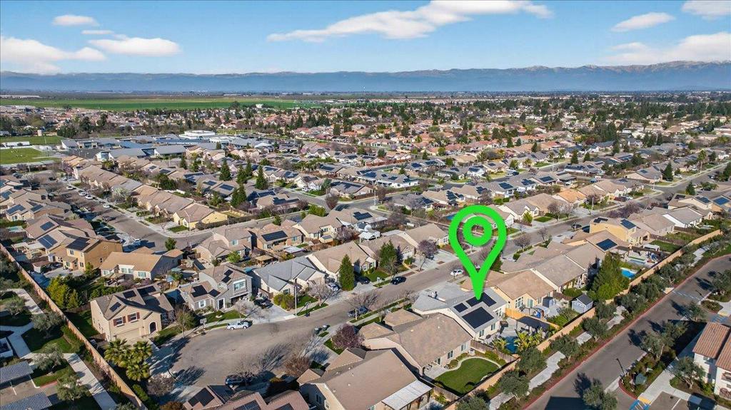 6625 W Vine Ct, Visalia, CA 93291