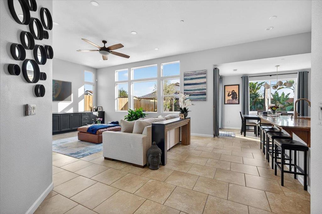 6625 W Vine Ct, Visalia, CA 93291