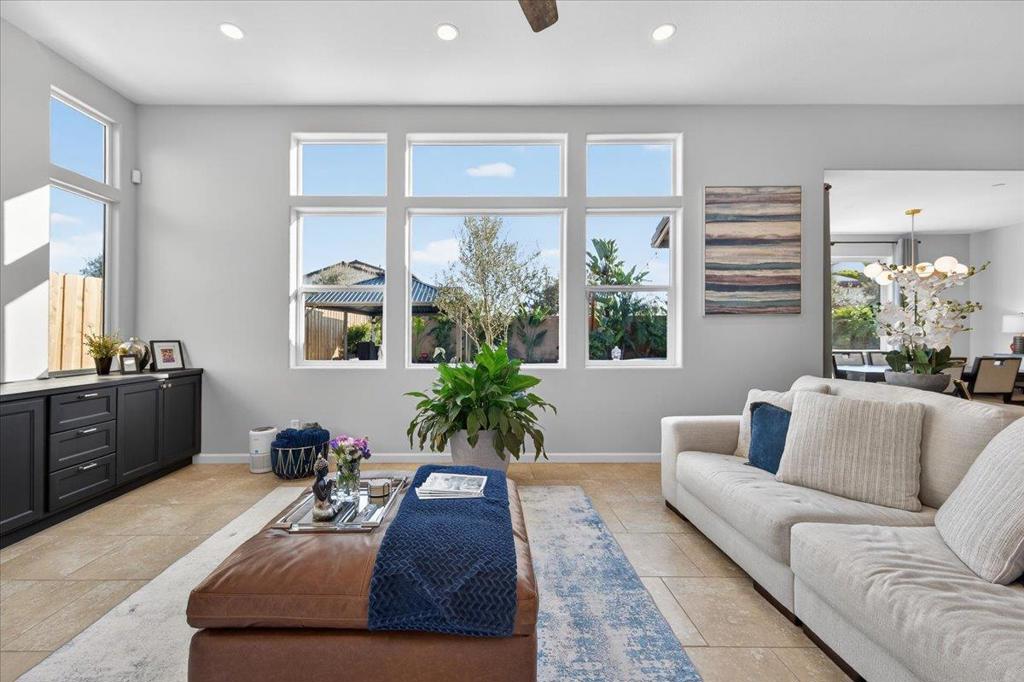 6625 W Vine Ct, Visalia, CA 93291