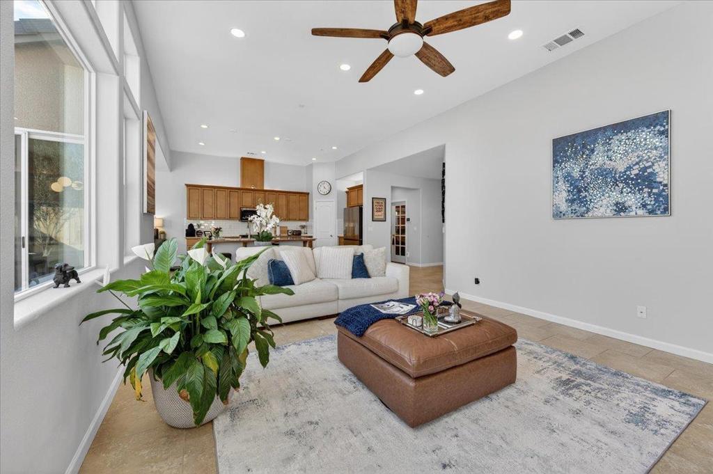 6625 W Vine Ct, Visalia, CA 93291