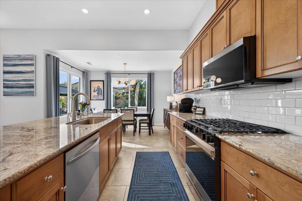 6625 W Vine Ct, Visalia, CA 93291