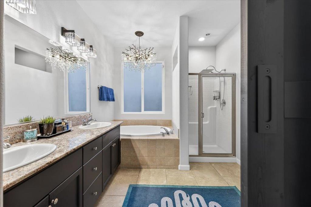 6625 W Vine Ct, Visalia, CA 93291