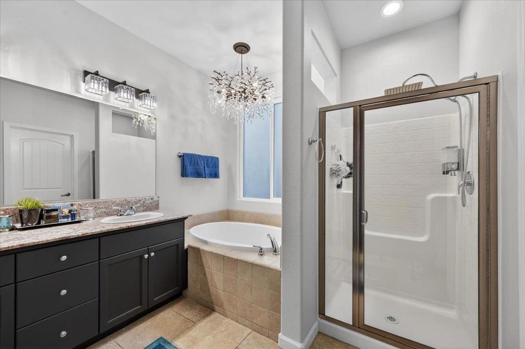 6625 W Vine Ct, Visalia, CA 93291