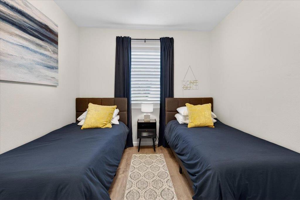 6625 W Vine Ct, Visalia, CA 93291