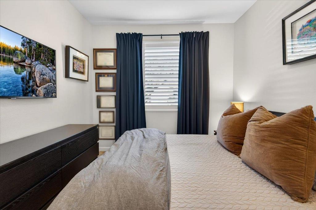 6625 W Vine Ct, Visalia, CA 93291