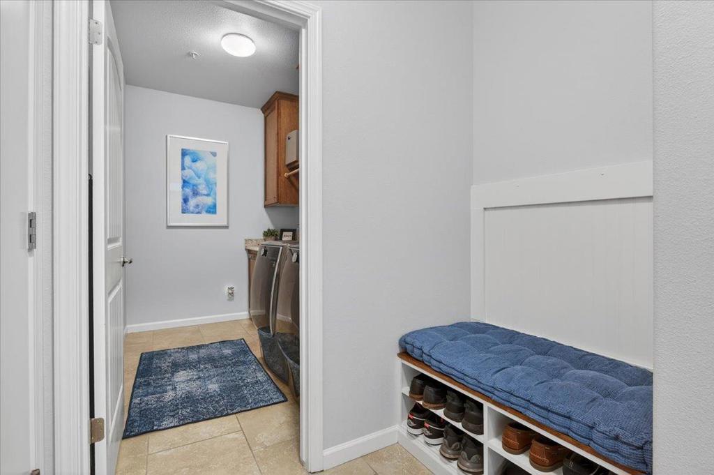 6625 W Vine Ct, Visalia, CA 93291