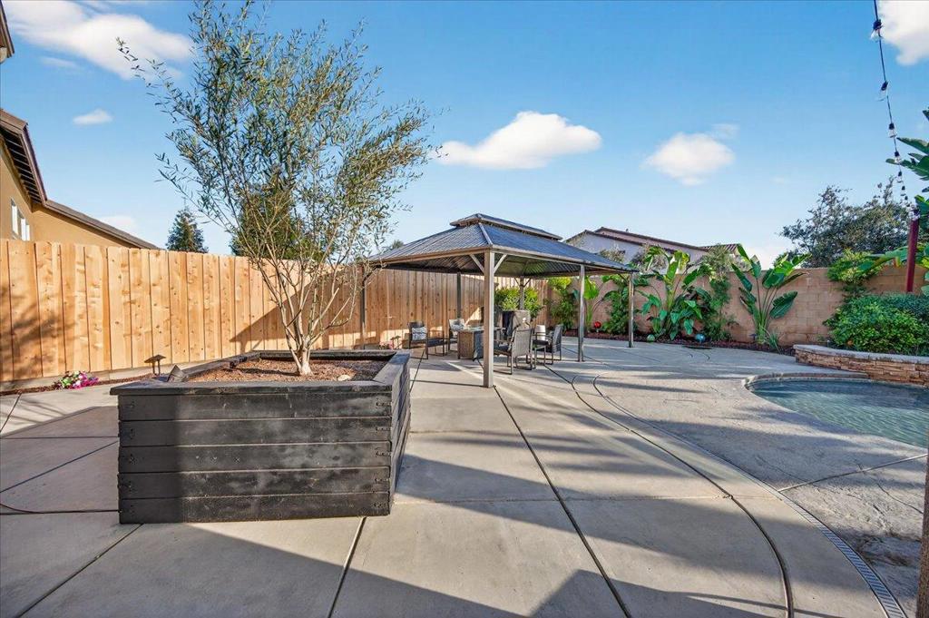 6625 W Vine Ct, Visalia, CA 93291