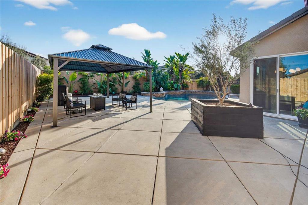 6625 W Vine Ct, Visalia, CA 93291