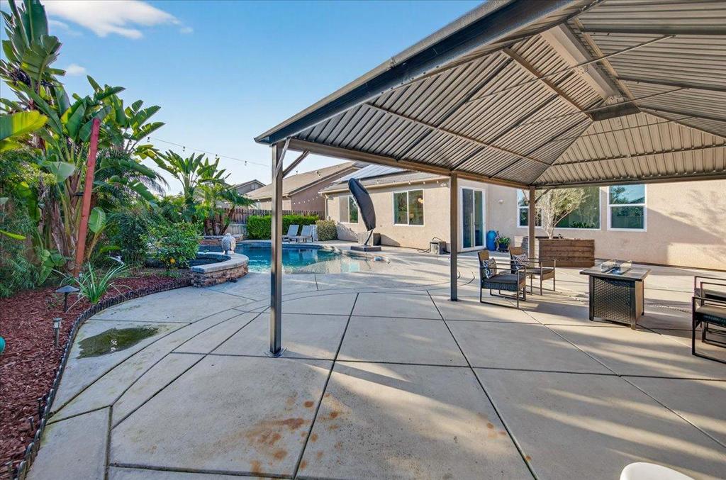 6625 W Vine Ct, Visalia, CA 93291