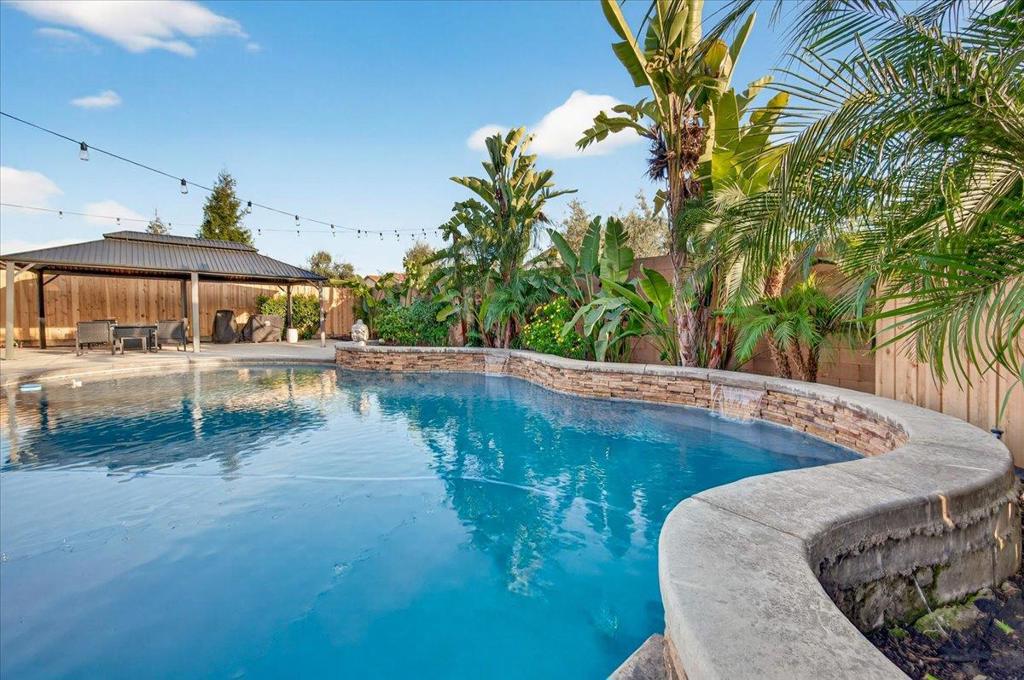 6625 W Vine Ct, Visalia, CA 93291