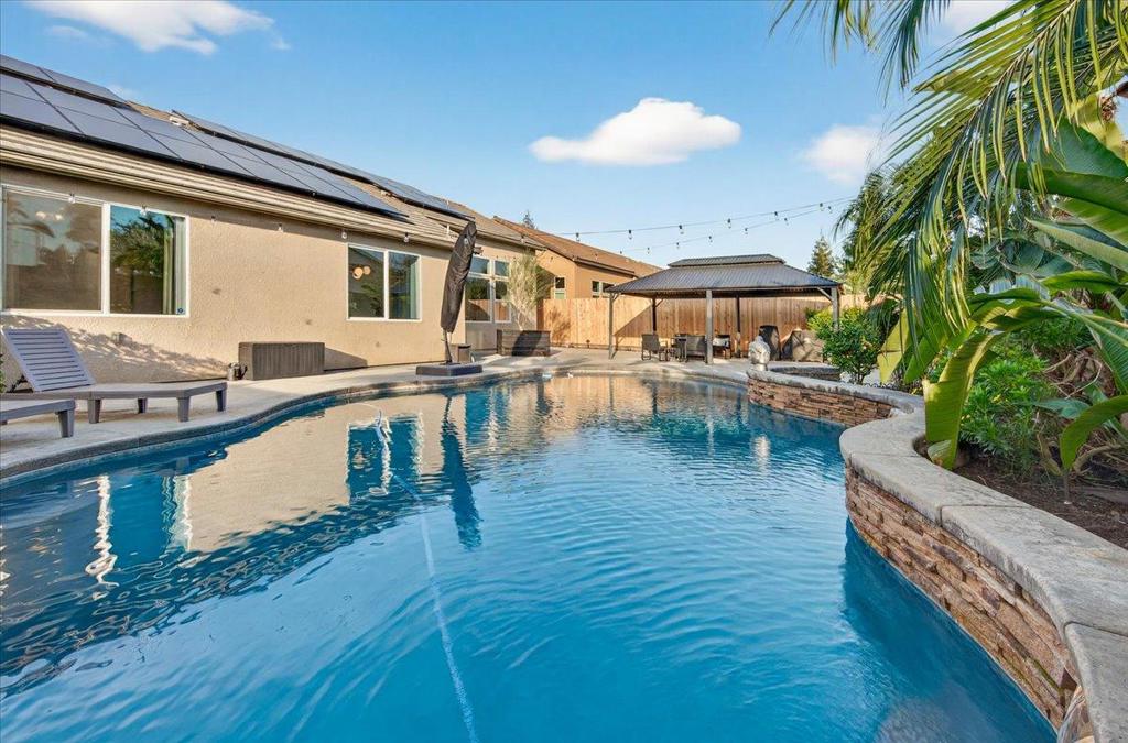 6625 W Vine Ct, Visalia, CA 93291