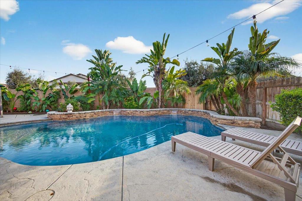 6625 W Vine Ct, Visalia, CA 93291