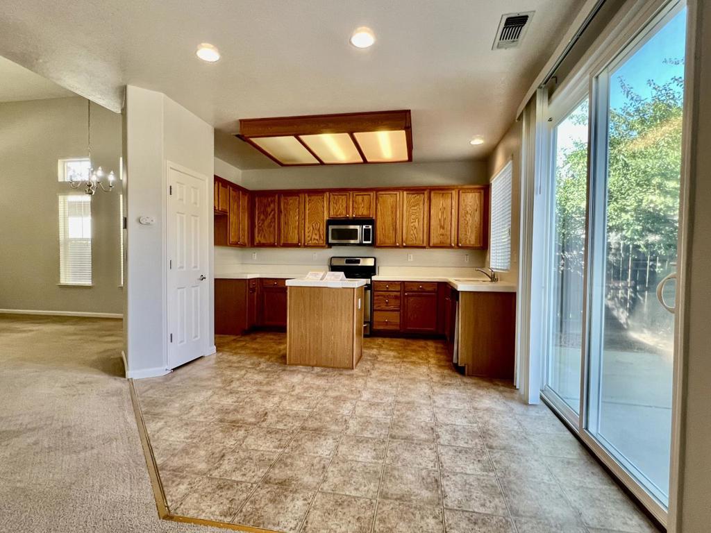 2364 River Rock Dr, Merced, CA 95340