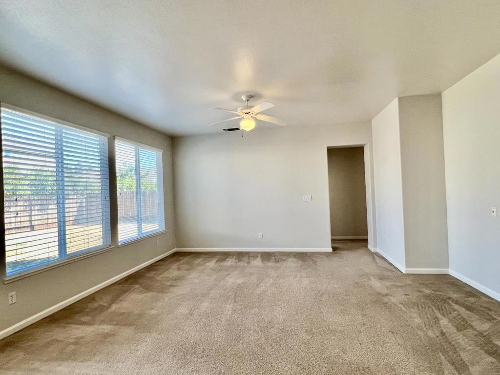 2364 River Rock Dr, Merced, CA 95340
