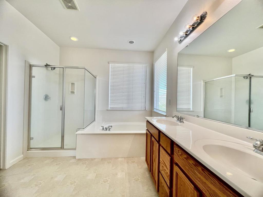 2364 River Rock Dr, Merced, CA 95340