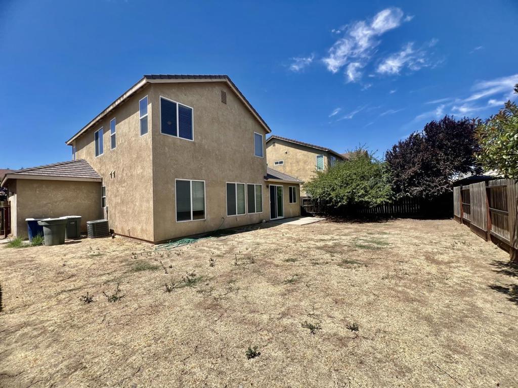 2364 River Rock Dr, Merced, CA 95340