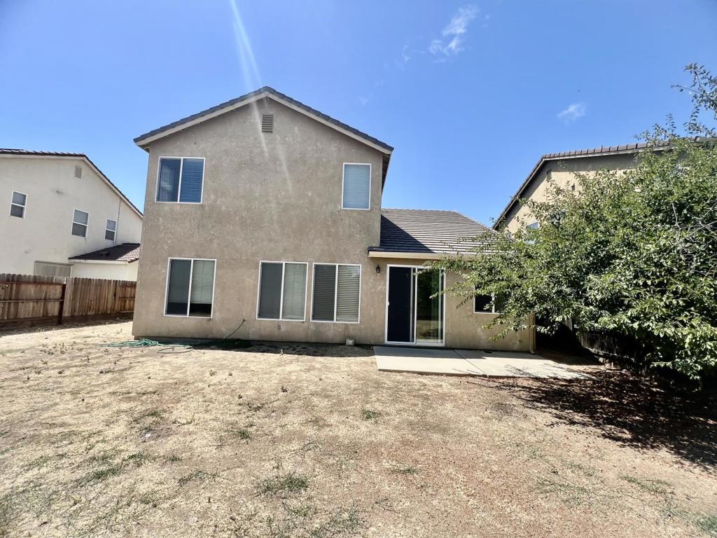 2364 River Rock Dr, Merced, CA 95340