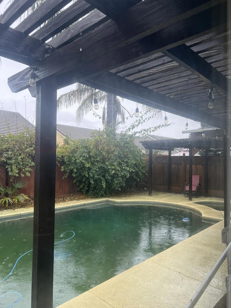 1976 Reading Way, Manteca, CA 95337