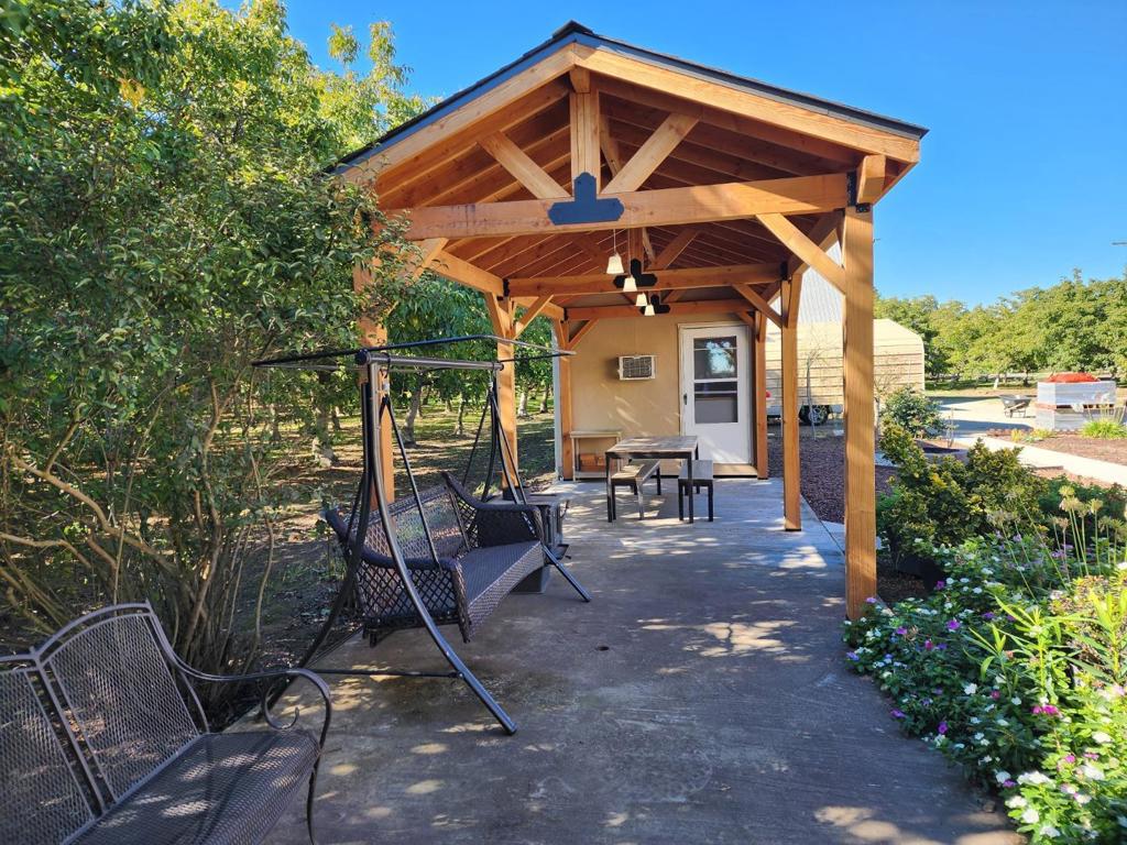 3719 N Hart Rd, Modesto, CA 95358