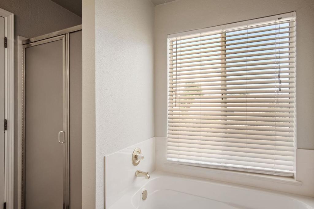 1622 Fir, Los Banos, CA 93635