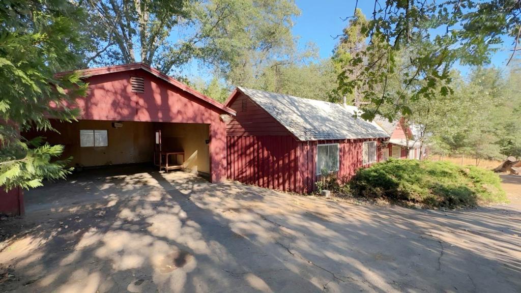 9751 Ernst Rd, Coulterville, CA 95311