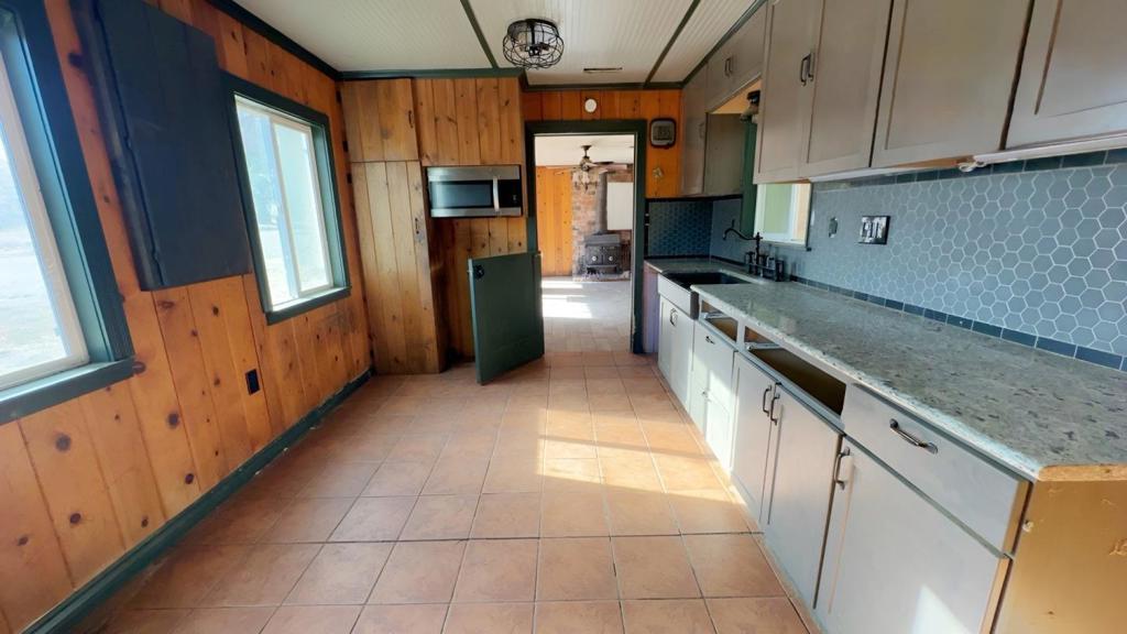 9751 Ernst Rd, Coulterville, CA 95311