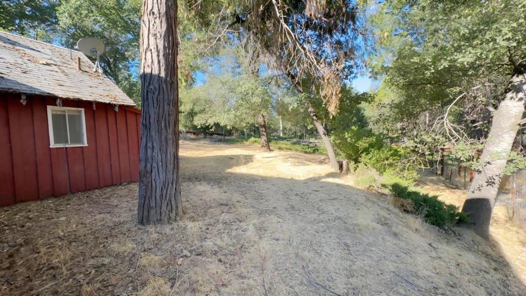 9751 Ernst Rd, Coulterville, CA 95311