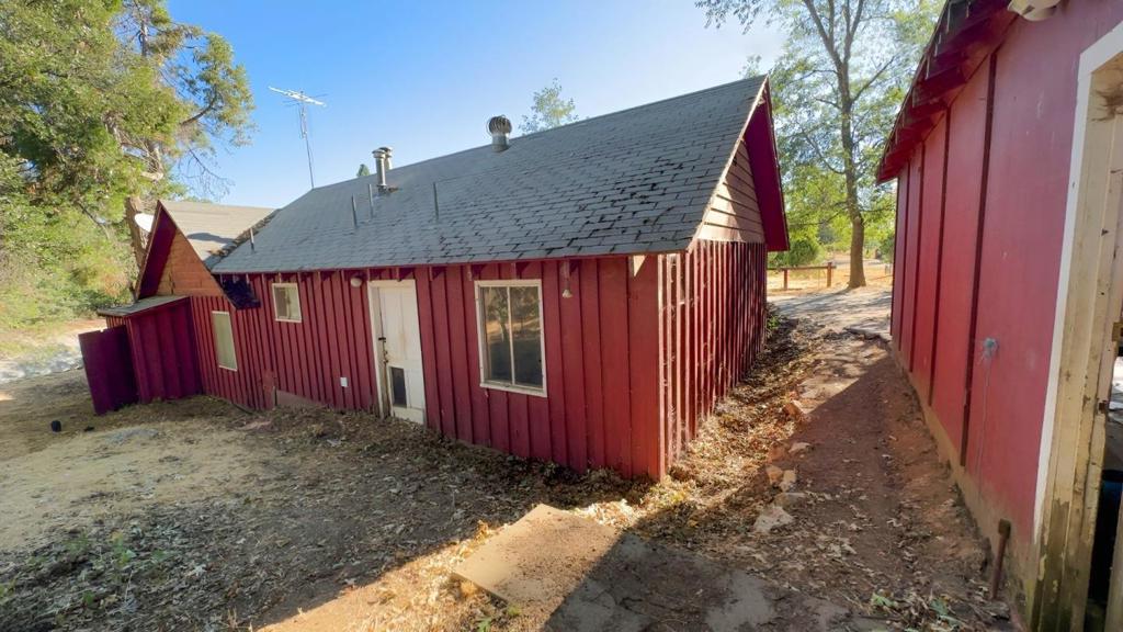 9751 Ernst Rd, Coulterville, CA 95311
