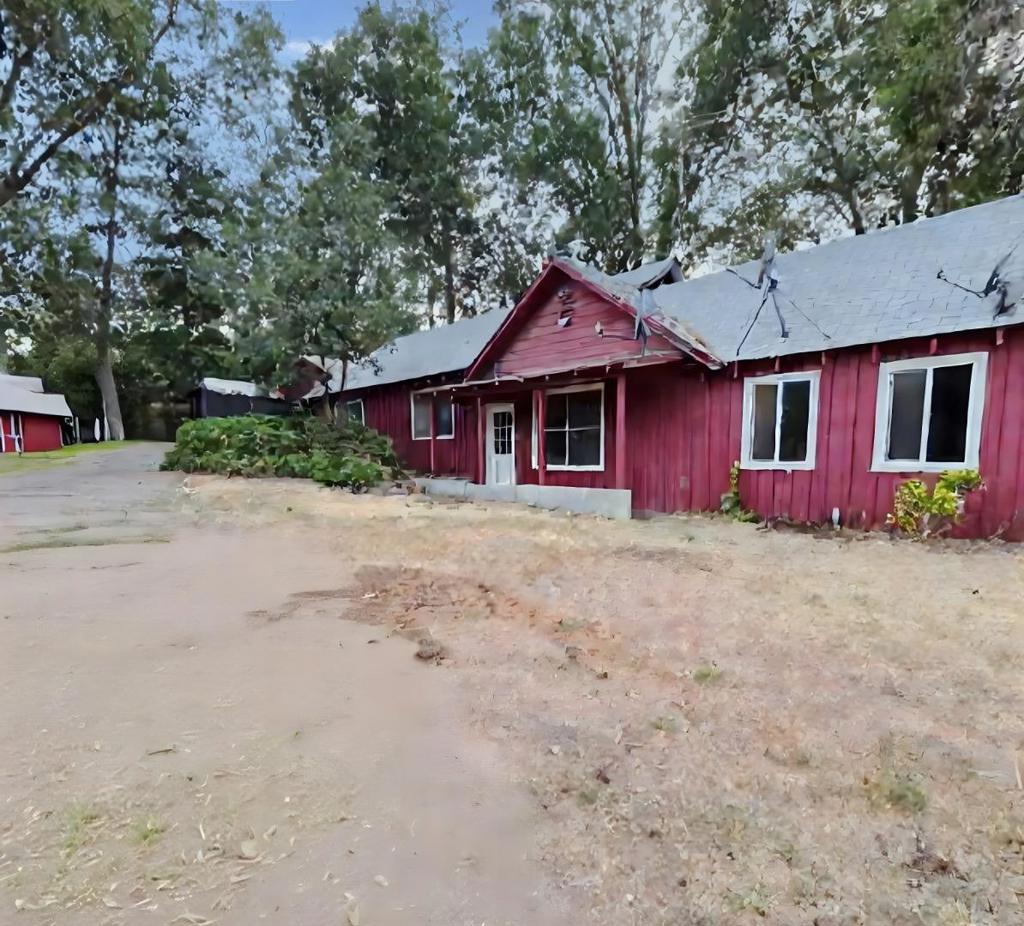 9751 Ernst Rd, Coulterville, CA 95311