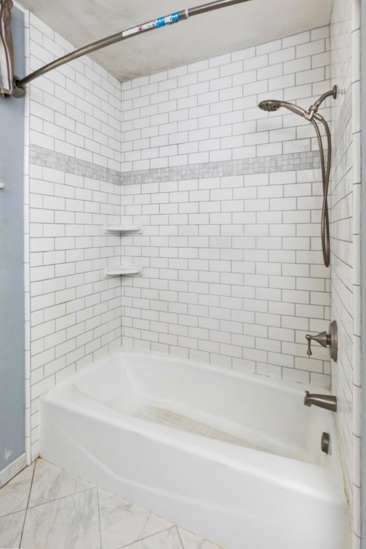 5274 N Nantucket Ave, Fresno, CA 93704