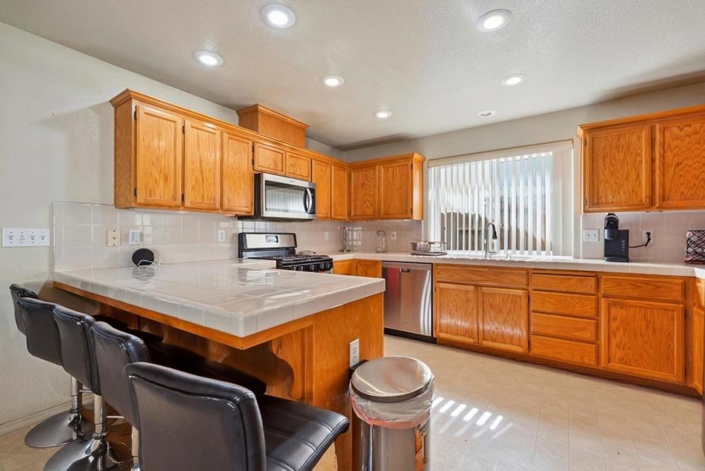 3882 Pintail Ct, Merced, CA 95340